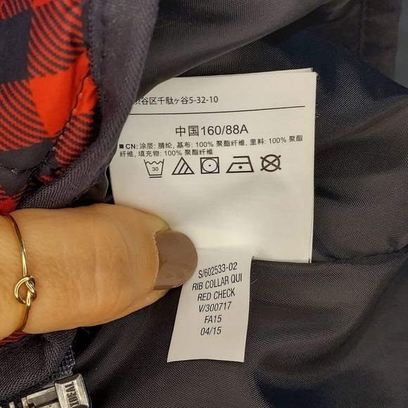 Old Navy vest red black check print quilted full zip pockets ribbed collar S - Picture 9 of 10